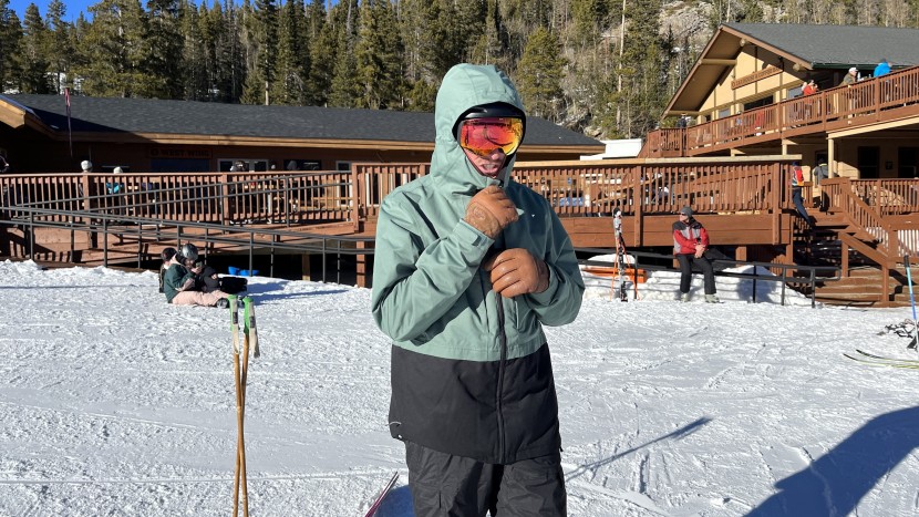 the 686 smarty has a nice fit. not too loose and baggy, but not too...